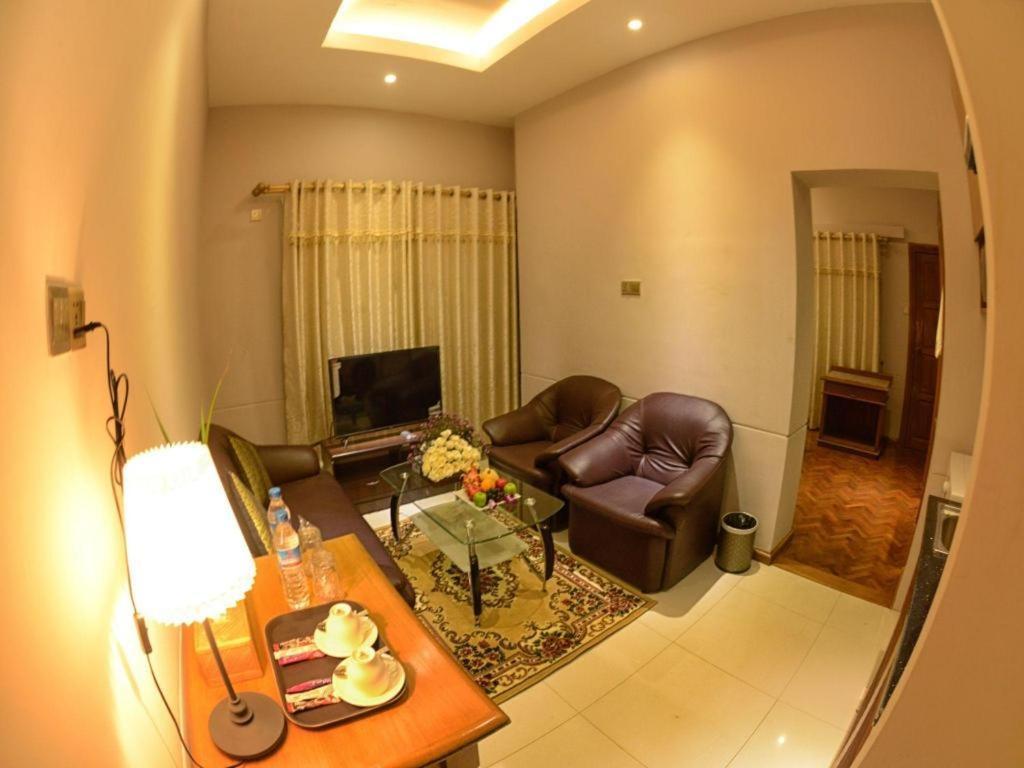 Shwe Taung Tan Hotel - Lake View Monywa Exterior photo