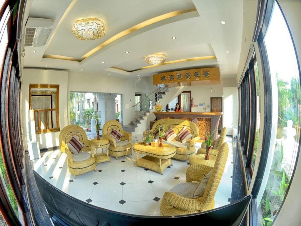 Shwe Taung Tan Hotel - Lake View Monywa Exterior photo
