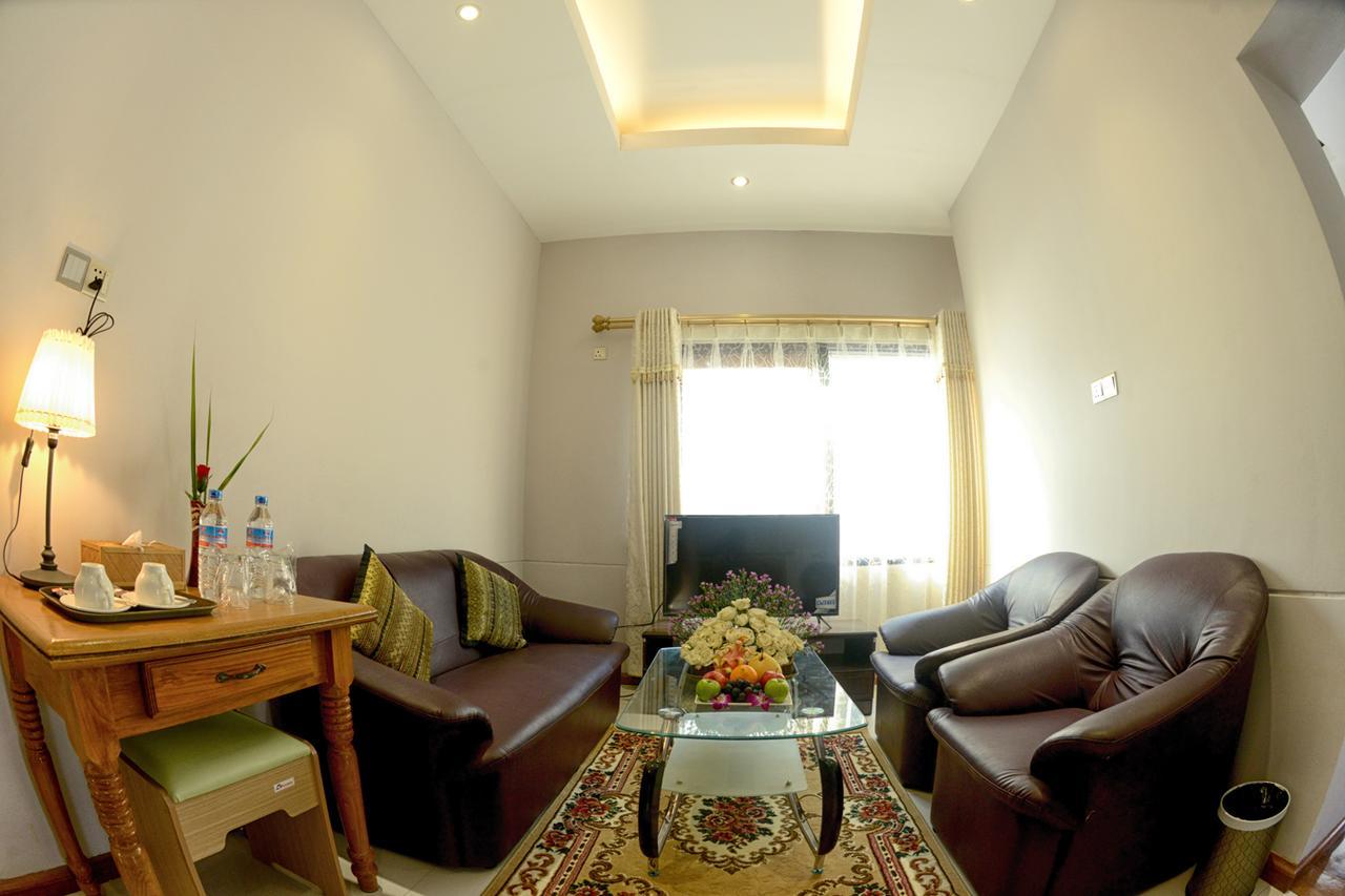 Shwe Taung Tan Hotel - Lake View Monywa Exterior photo