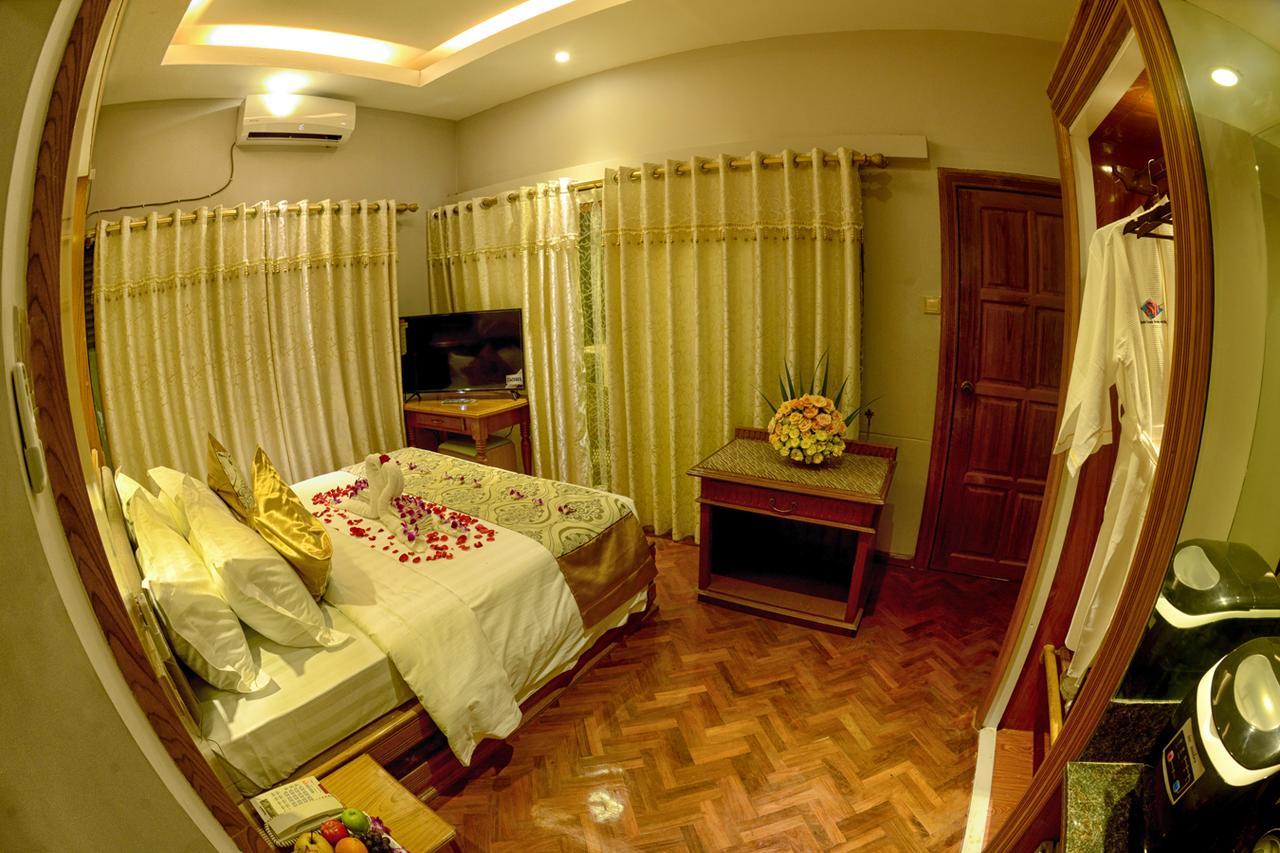 Shwe Taung Tan Hotel - Lake View Monywa Exterior photo